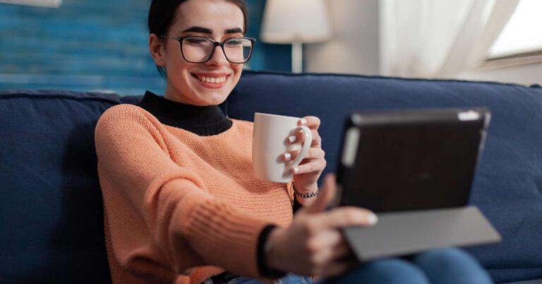 Jak pobrać film z CDA?